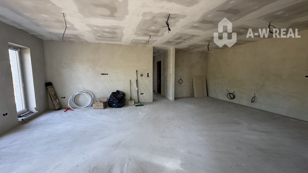 VEĽKÝ MEDER -Dvojdom- 4izbová bytová jednotka