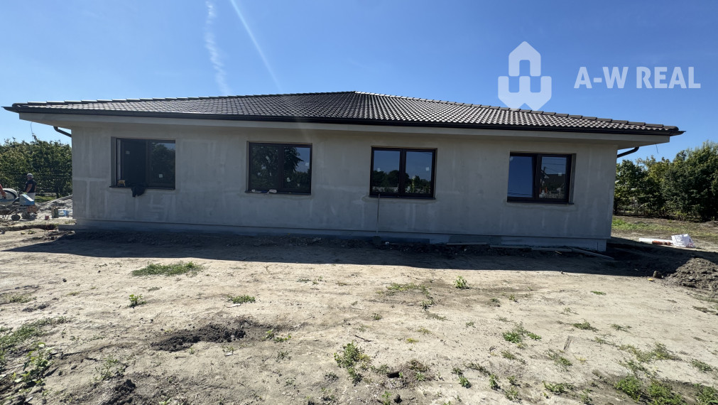 VEĽKÝ MEDER -Dvojdom- 4izbová bytová jednotka