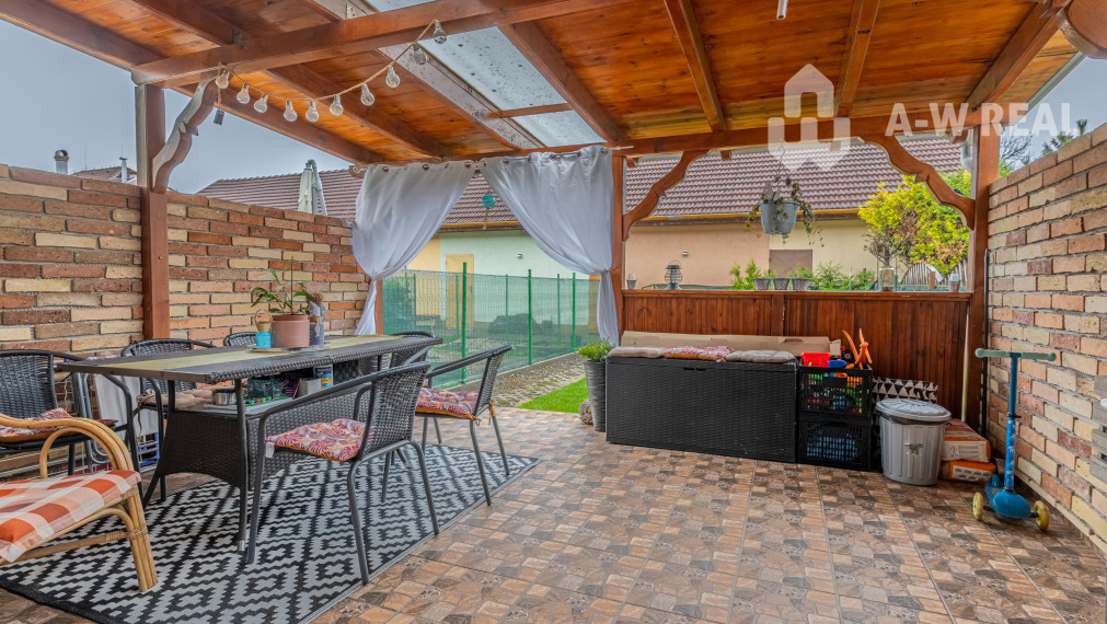 0918197701-Na predaj 5 izbový poschodový rodinný dom s 2 garážou v Dunajskej Strede - 228 000,-€