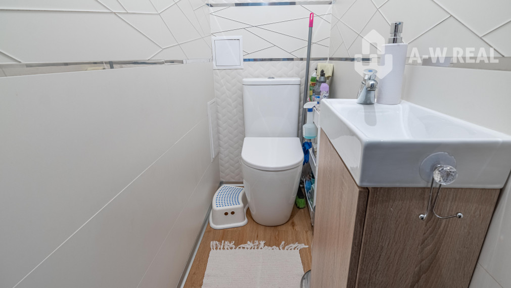 0918197701-Na predaj 5 izbový poschodový rodinný dom s 2 garážou v Dunajskej Strede - 228 000,-€