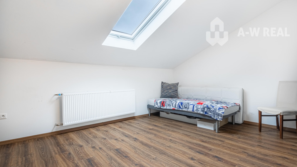 0918197701-Na predaj 5 izbový poschodový rodinný dom s 2 garážou v Dunajskej Strede - 228 000,-€