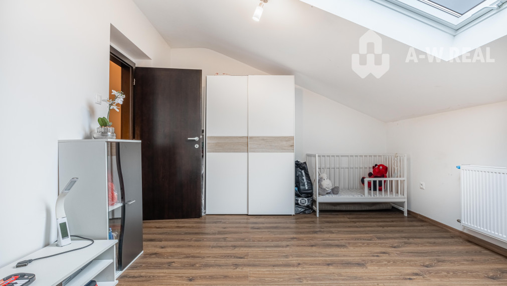 0918197701-Na predaj 5 izbový poschodový rodinný dom s 2 garážou v Dunajskej Strede - 228 000,-€