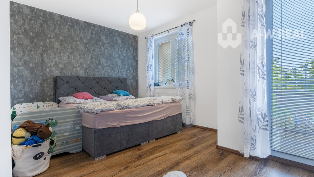 0918197701-Na predaj 5 izbový poschodový rodinný dom s 2 garážou v Dunajskej Strede - 228 000,-€