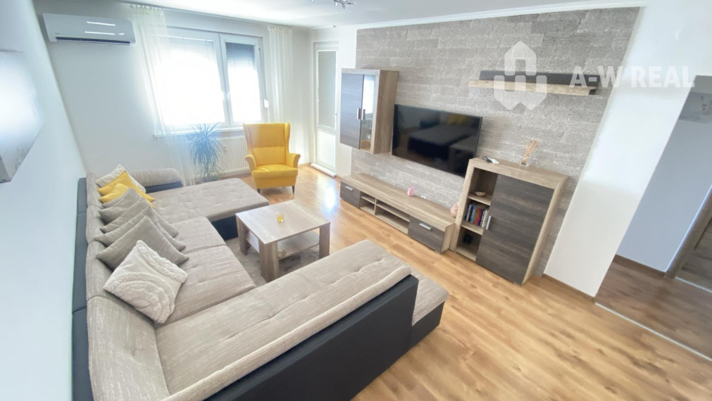 Na prenájom kompletne zariadený 3 izbový byt na Nám. SNP v Dunajskej Strede