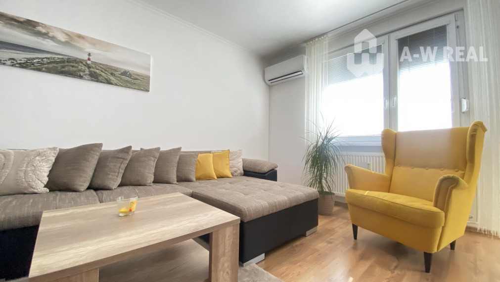 Na prenájom kompletne zariadený 3 izbový byt na Nám. SNP v Dunajskej Strede