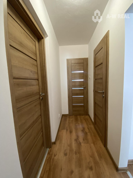 Na prenájom kompletne zariadený 3 izbový byt na Nám. SNP v Dunajskej Strede