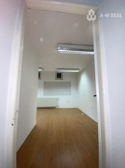 Na prenájom menší priestor v suteréne  v srdci  mesta Dunajskej Stredy  17 m2 a 22 m2