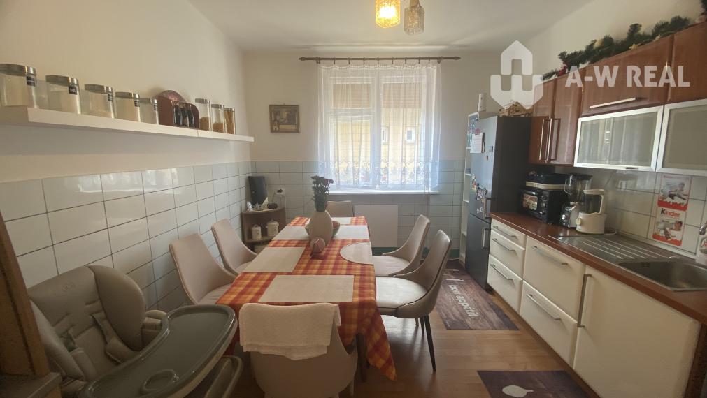 Skvelá ponuka!!! Na predaj 2,5-izbový rodinný dom v Dunajskej Strede, krásny veľký pozemok 748 m2, 2x garáž, nový altánok (100 m od Nemocnice)