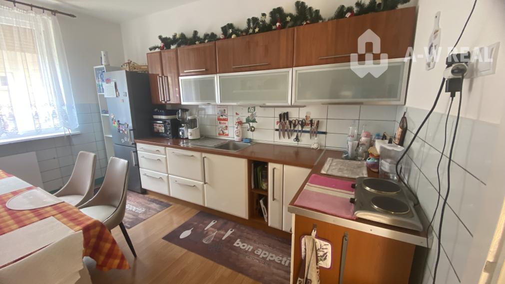 Skvelá ponuka!!! Na predaj 2,5-izbový rodinný dom v Dunajskej Strede, krásny veľký pozemok 748 m2, 2x garáž, nový altánok (100 m od Nemocnice)