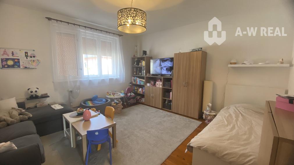 Skvelá ponuka!!! Na predaj 2,5-izbový rodinný dom v Dunajskej Strede, krásny veľký pozemok 748 m2, 2x garáž, nový altánok (100 m od Nemocnice)