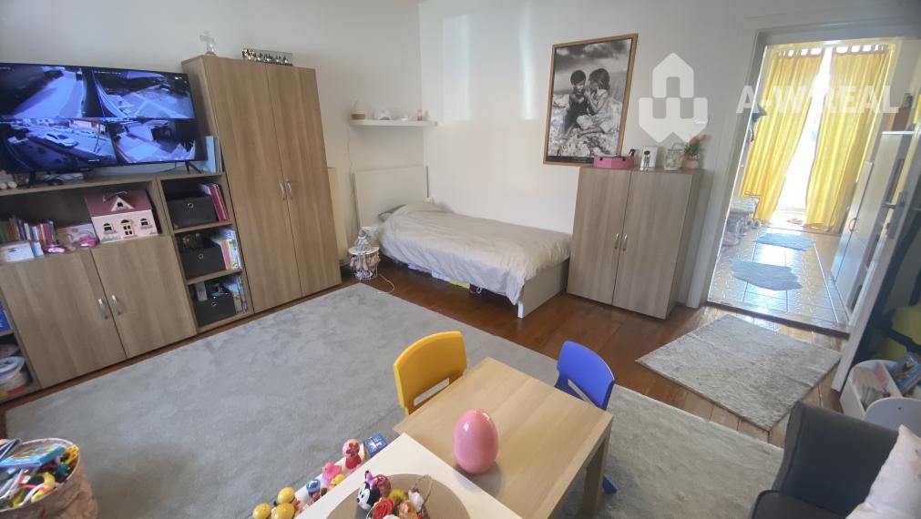 Skvelá ponuka!!! Na predaj 2,5-izbový rodinný dom v Dunajskej Strede, krásny veľký pozemok 748 m2, 2x garáž, nový altánok (100 m od Nemocnice)