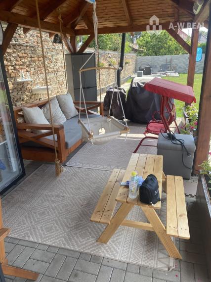 Skvelá ponuka!!! Na predaj 2,5-izbový rodinný dom v Dunajskej Strede, krásny veľký pozemok 748 m2, 2x garáž, nový altánok (100 m od Nemocnice)