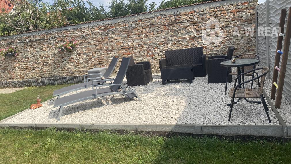 Skvelá ponuka!!! Na predaj 2,5-izbový rodinný dom v Dunajskej Strede, krásny veľký pozemok 748 m2, 2x garáž, nový altánok (100 m od Nemocnice)