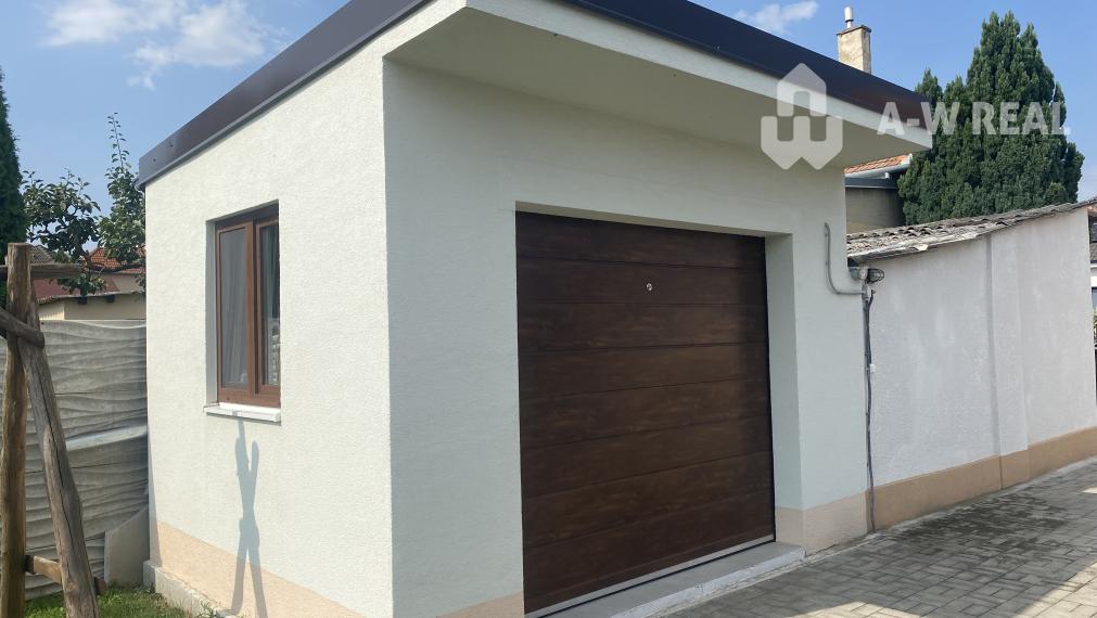 Skvelá ponuka!!! Na predaj 2,5-izbový rodinný dom v Dunajskej Strede, krásny veľký pozemok 748 m2, 2x garáž, nový altánok (100 m od Nemocnice)