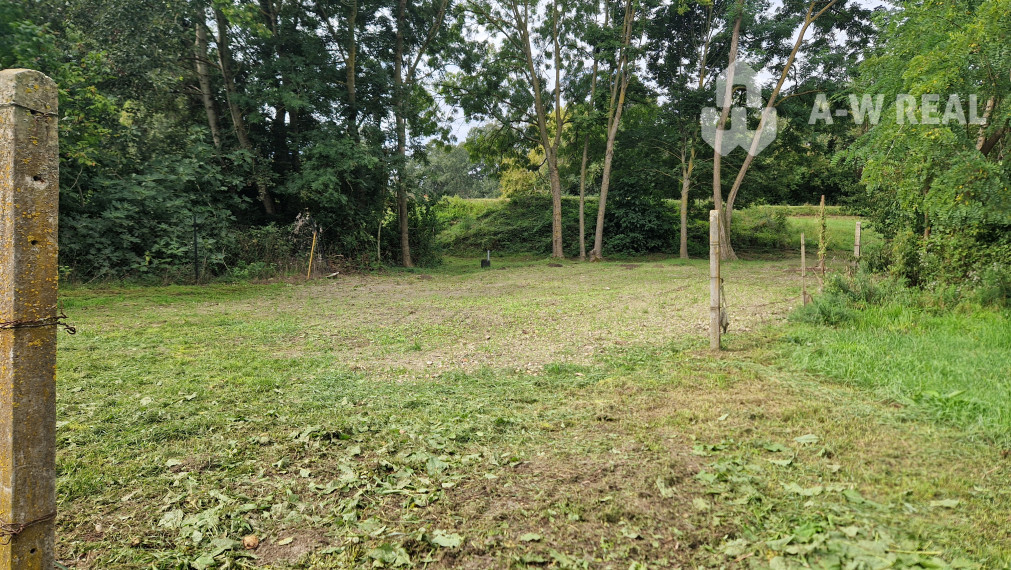 Na predaj rekreačný pozemok pri Dunaji - Gabčíkovo