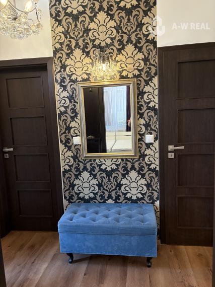 Skvelá ponuka! Krásny, príjemný 3-izbový rodinný dom so skrytou terasou na predaj, záhradný domček + altánok