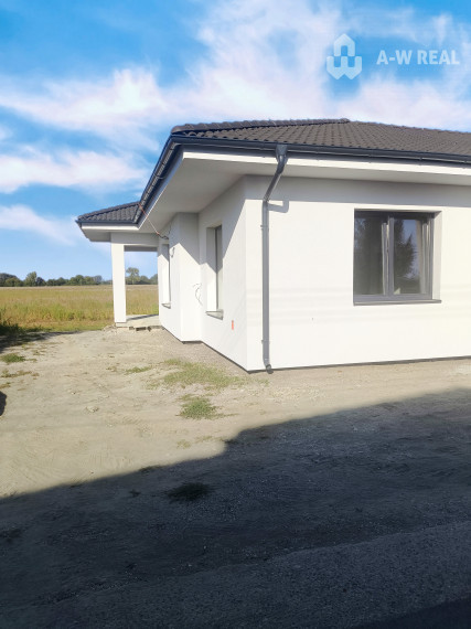 LEN U NÁS! Veľký 4izbový dom(dvojdom) v obci Vrakúň