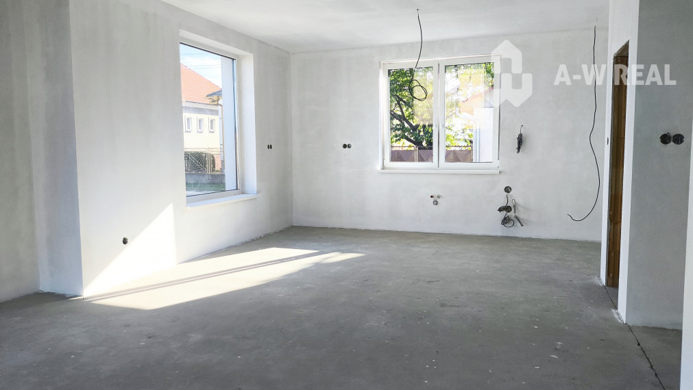 LEN U NÁS! Veľký 4izbový dom(dvojdom) v obci Vrakúň