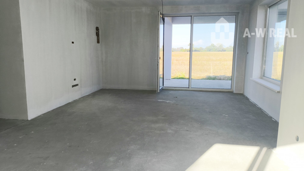 LEN U NÁS! Veľký 4izbový dom(dvojdom) v obci Vrakúň