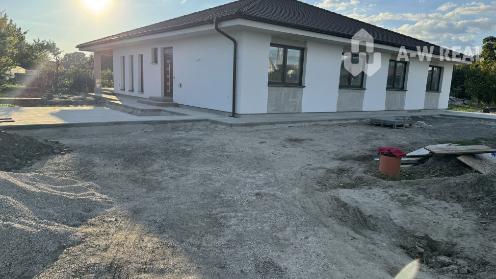 VEĽKÝ MEDER -Dvojdom- 4izbová bytová jednotka