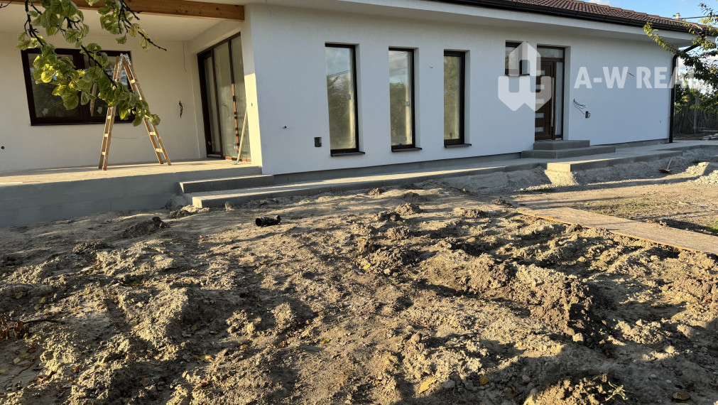 VEĽKÝ MEDER -Dvojdom- 4izbová bytová jednotka