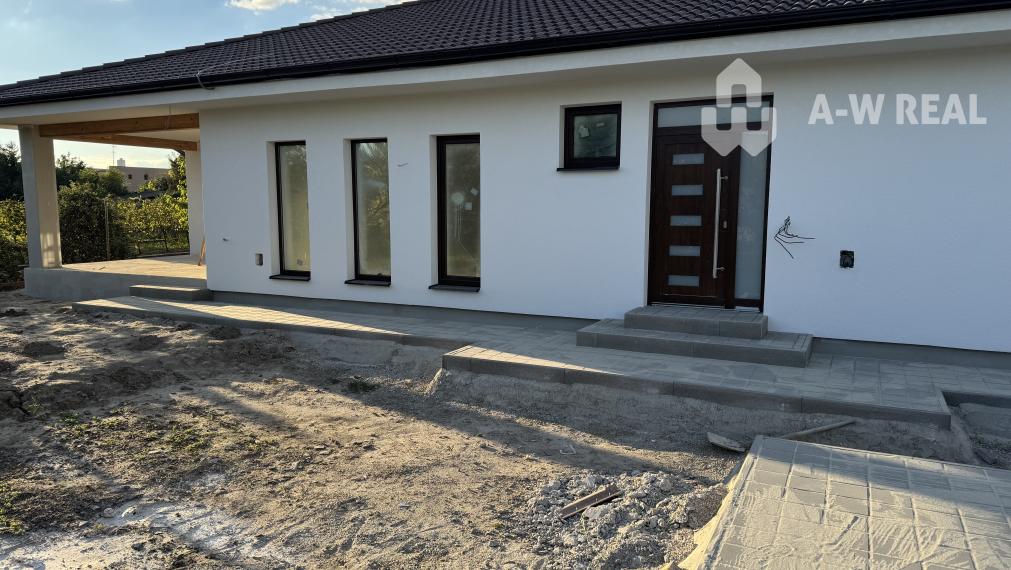 VEĽKÝ MEDER -Dvojdom- 4izbová bytová jednotka