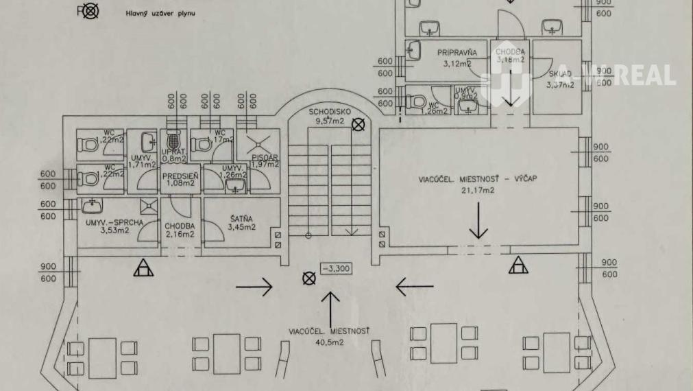 Na prenájom väčší obchodný priestor 230 m² v suteréne v širšom centre mesta Dunajskej Stredy