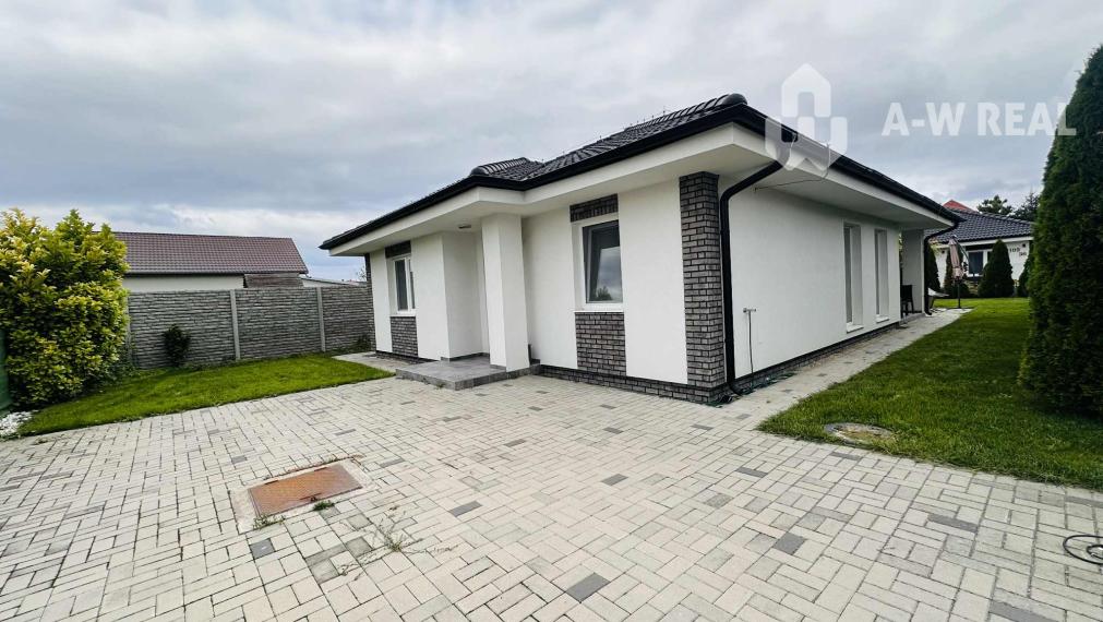 0918197701-Nasťahovať sa a bývať hneď — BOMBA ponuka! Na predaj  4 izbový bungalov s úžitkovou plochou 92,82  m2, s pozemkom 435 m2  a s bazénom  v obci Vrakúň/Nekyje na Ostrove 225000,-€