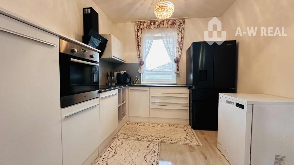 0918197701-Nasťahovať sa a bývať hneď — BOMBA ponuka! Na predaj  4 izbový bungalov s úžitkovou plochou 92,82  m2, s pozemkom 435 m2  a s bazénom  v obci Vrakúň/Nekyje na Ostrove 225000,-€