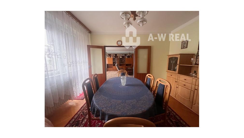 Znížená cena. Dvojgeneračný rodinný dom blízko centra mesta.