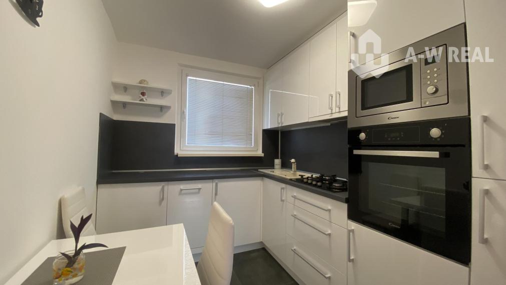 0918197701-Na prenájom kompletne zariadený 3 izbový byt na sídlisku Mateja Corvína vo Veľkom Mederi od 1 - ého decembra