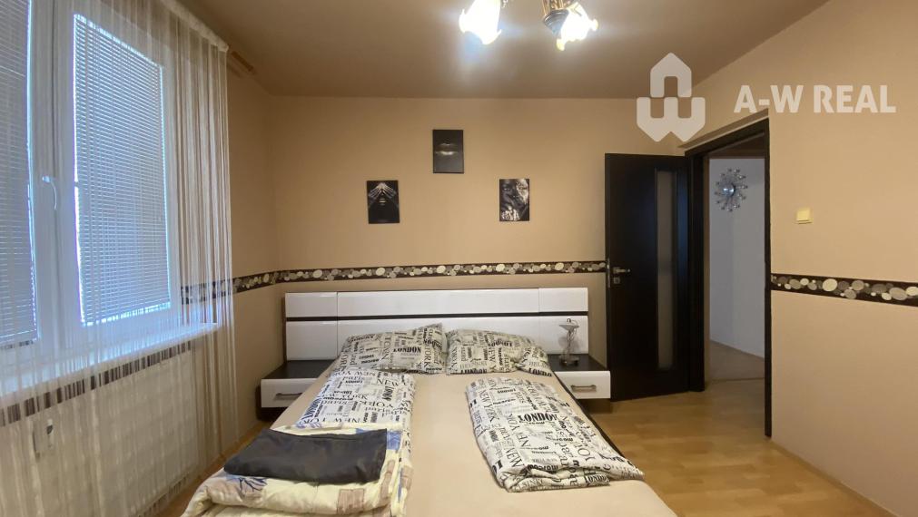 0918197701-Na prenájom kompletne zariadený 3 izbový byt na sídlisku Mateja Corvína vo Veľkom Mederi od 1 - ého decembra