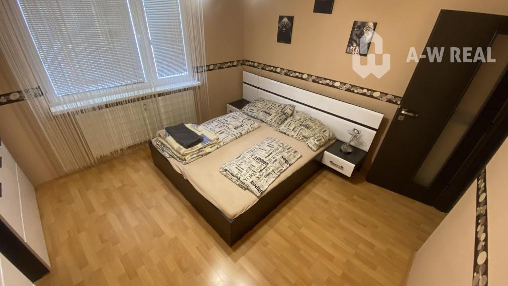 0918197701-Na prenájom kompletne zariadený 3 izbový byt na sídlisku Mateja Corvína vo Veľkom Mederi od 1 - ého decembra