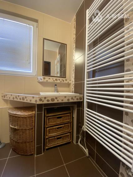 0918197701-Na prenájom kompletne zariadený 3 izbový byt na sídlisku Mateja Corvína vo Veľkom Mederi od 1 - ého decembra