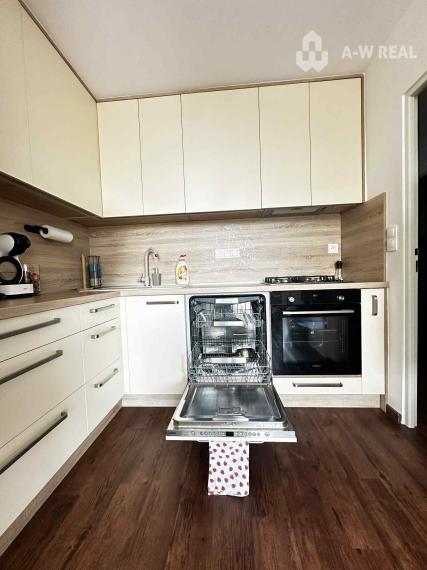 0918197701-Na prenájom  3 izbový byt po rekonštrukcii s balkónom na ulici Ružový háj v Dunajskej Strede