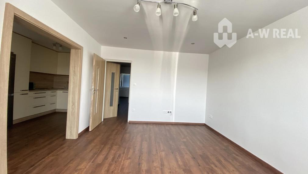 0918197701-Na prenájom  3 izbový byt po rekonštrukcii s balkónom na ulici Ružový háj v Dunajskej Strede