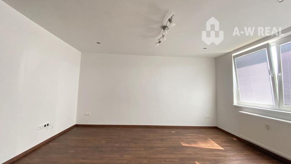 0918197701-Na prenájom  3 izbový byt po rekonštrukcii s balkónom na ulici Ružový háj v Dunajskej Strede