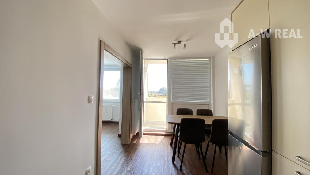 0918197701-Na prenájom  3 izbový byt po rekonštrukcii s balkónom na ulici Ružový háj v Dunajskej Strede