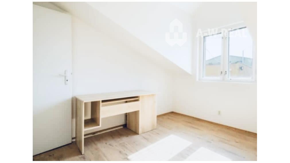 Viacúčelová budova v severnej časti mesta.