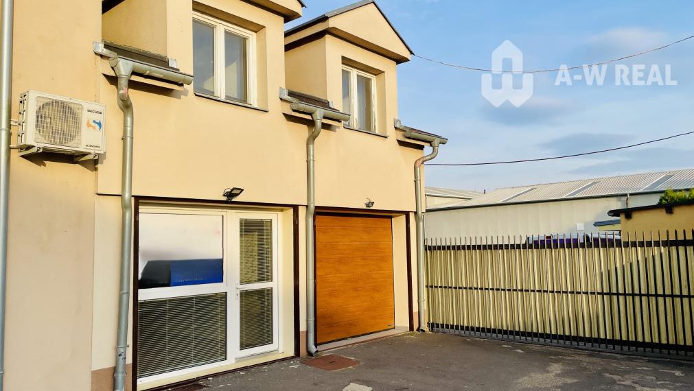 Viacúčelová budova v severnej časti mesta.