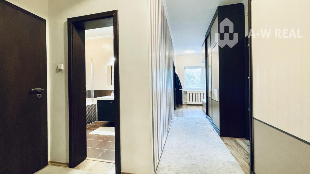 A-W REAL | KOMPLETNE PREROBENÝ RODINNÝ DOM NA PREDAJ V KĽUDNEJ ČASTI MESTA