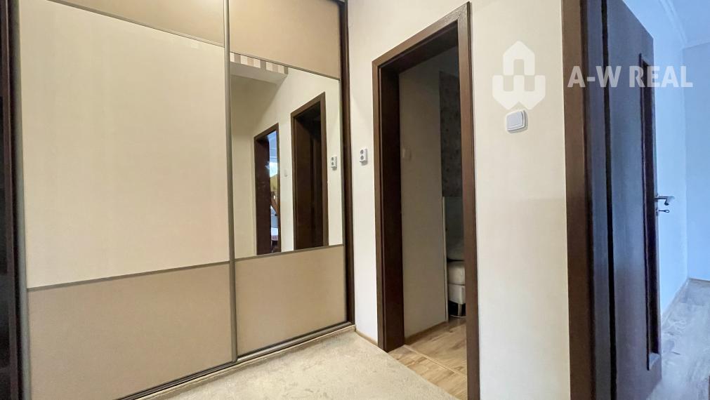 A-W REAL | KOMPLETNE PREROBENÝ RODINNÝ DOM NA PREDAJ V KĽUDNEJ ČASTI MESTA