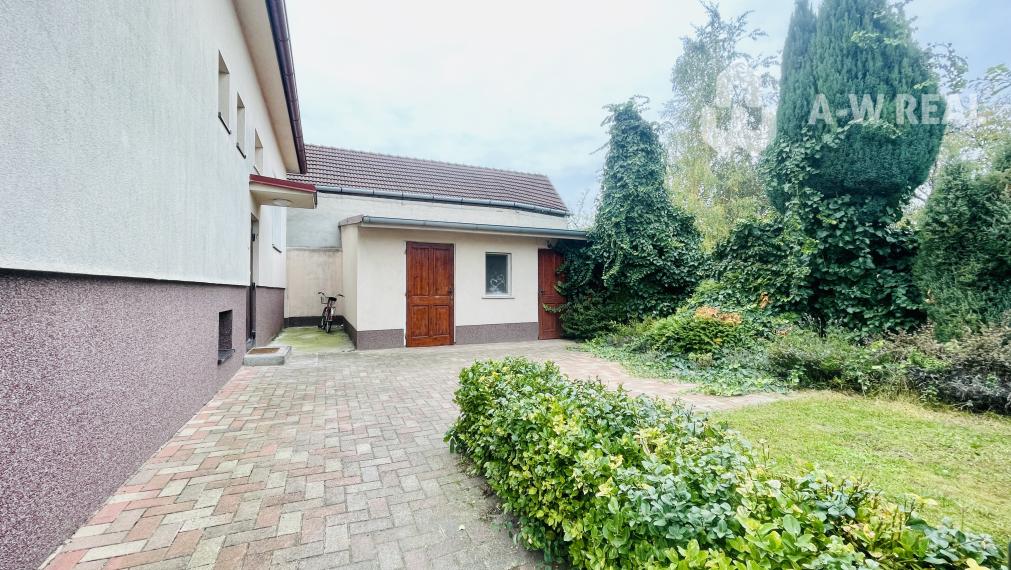 A-W REAL | KOMPLETNE PREROBENÝ RODINNÝ DOM NA PREDAJ V KĽUDNEJ ČASTI MESTA
