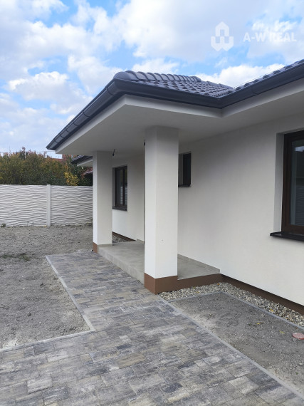 Ponúkame Vám na predaj 4-izbový rodinný dom v obci Topoľníky