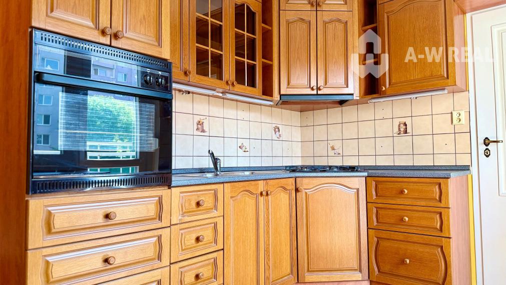 A-W REAL  |  NA PREDAJ 2-IZBOVÝ BYT NA 2. POSCHODÍ