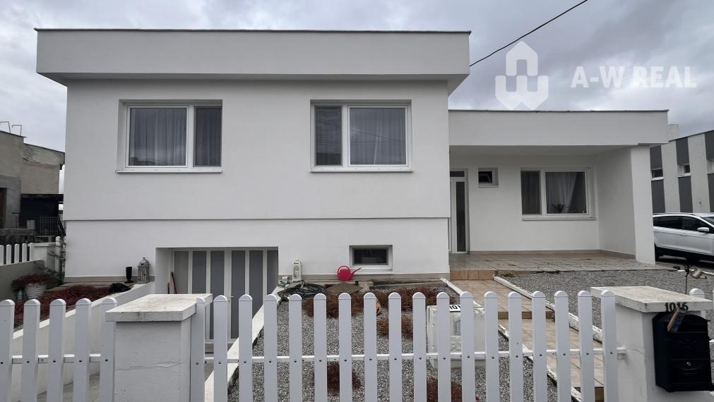 Ůžasný rodinný dom v obci Trstice.