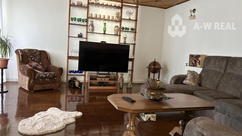 Ůžasný rodinný dom v obci Trstice.