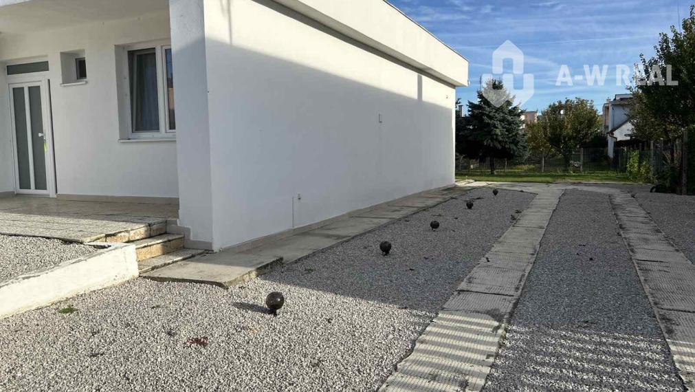 Ůžasný rodinný dom v obci Trstice.