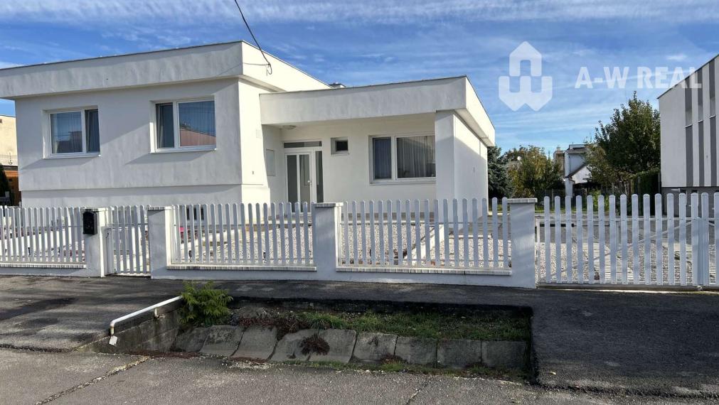 Ůžasný rodinný dom v obci Trstice.