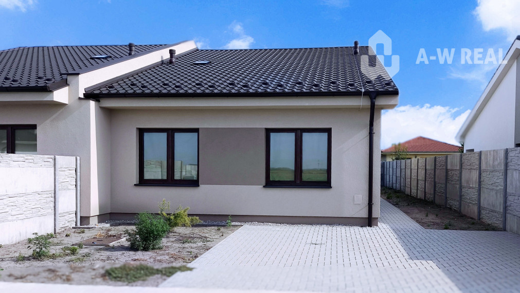 Treba len prísť a bývať - 4izbový rodinný dom (dvojdom) v obci Horná Potôň!